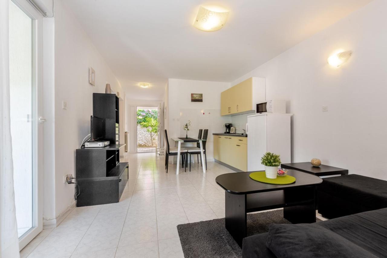 Kos Apartment